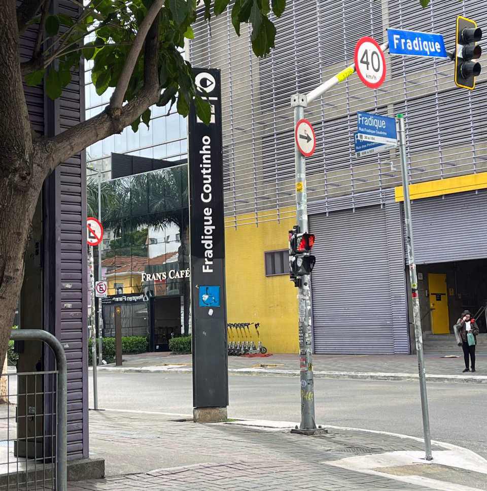 estacao fradique coutinho-01
