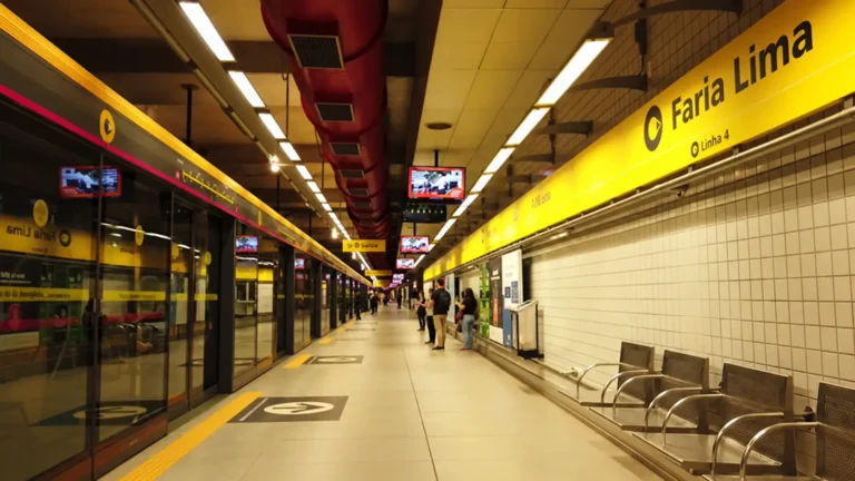 Estação Faria Lima da Linha 4-Amarela