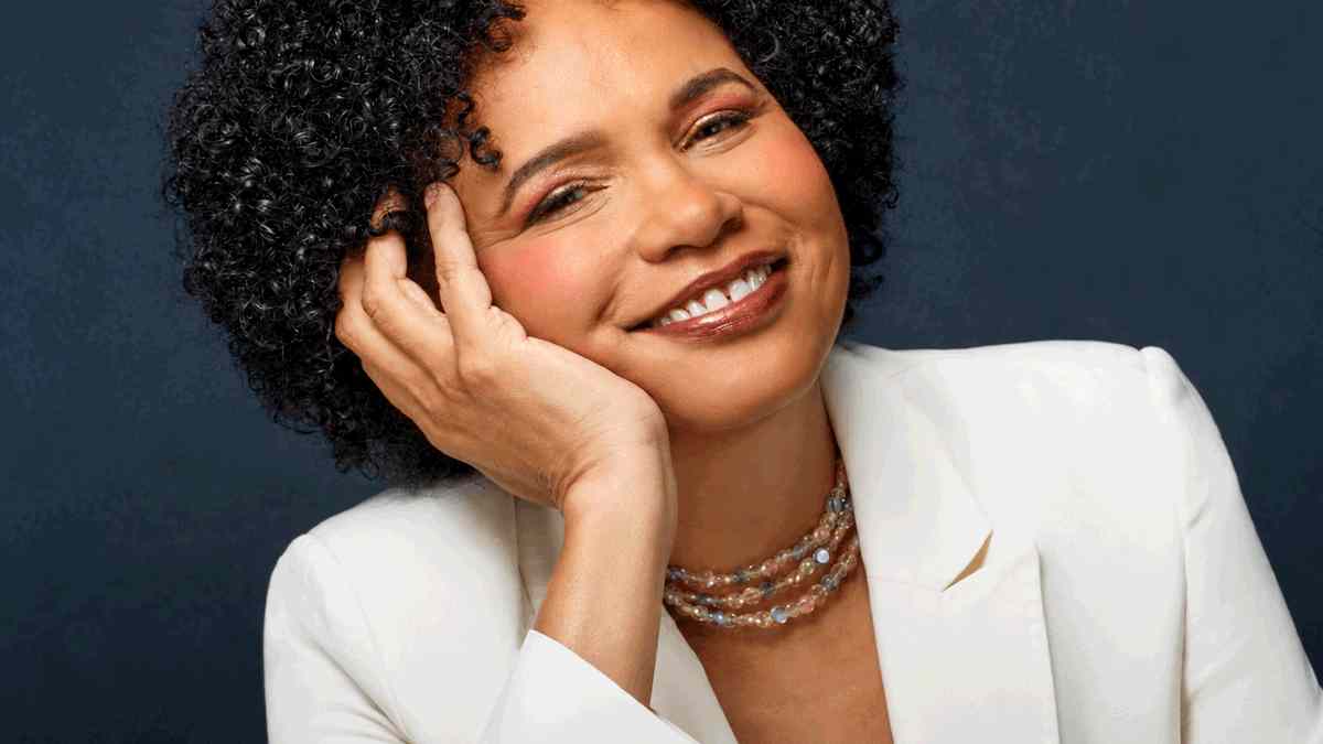 Teresa Cristina se apresenta na Casa Natura Musical